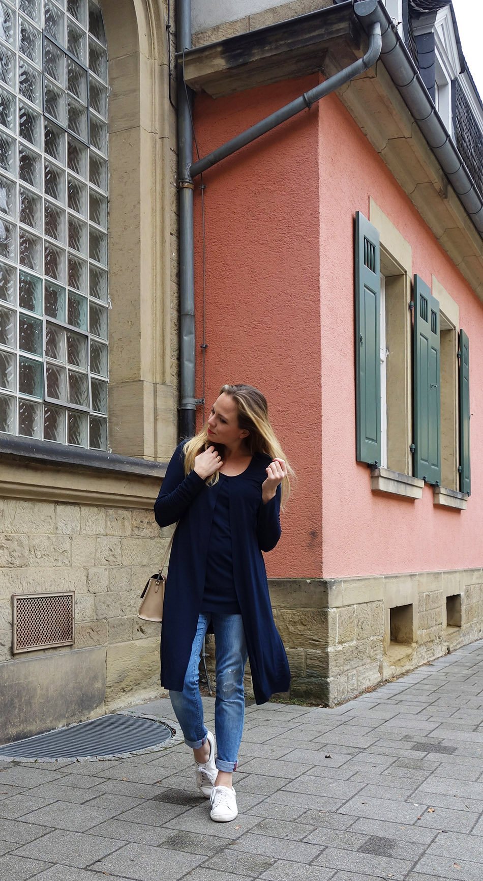 schwanger, style the bump, streetstyle, mamablog, schwangerschaftsmode, umstandsmode, bluse, mommy to be, casual, fashion