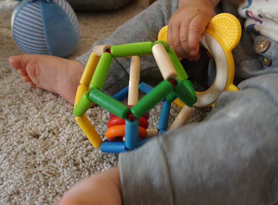 Babyspielzeug, Bio, waldorf, hochwertig, Greifball, Holz, Oball Alternative